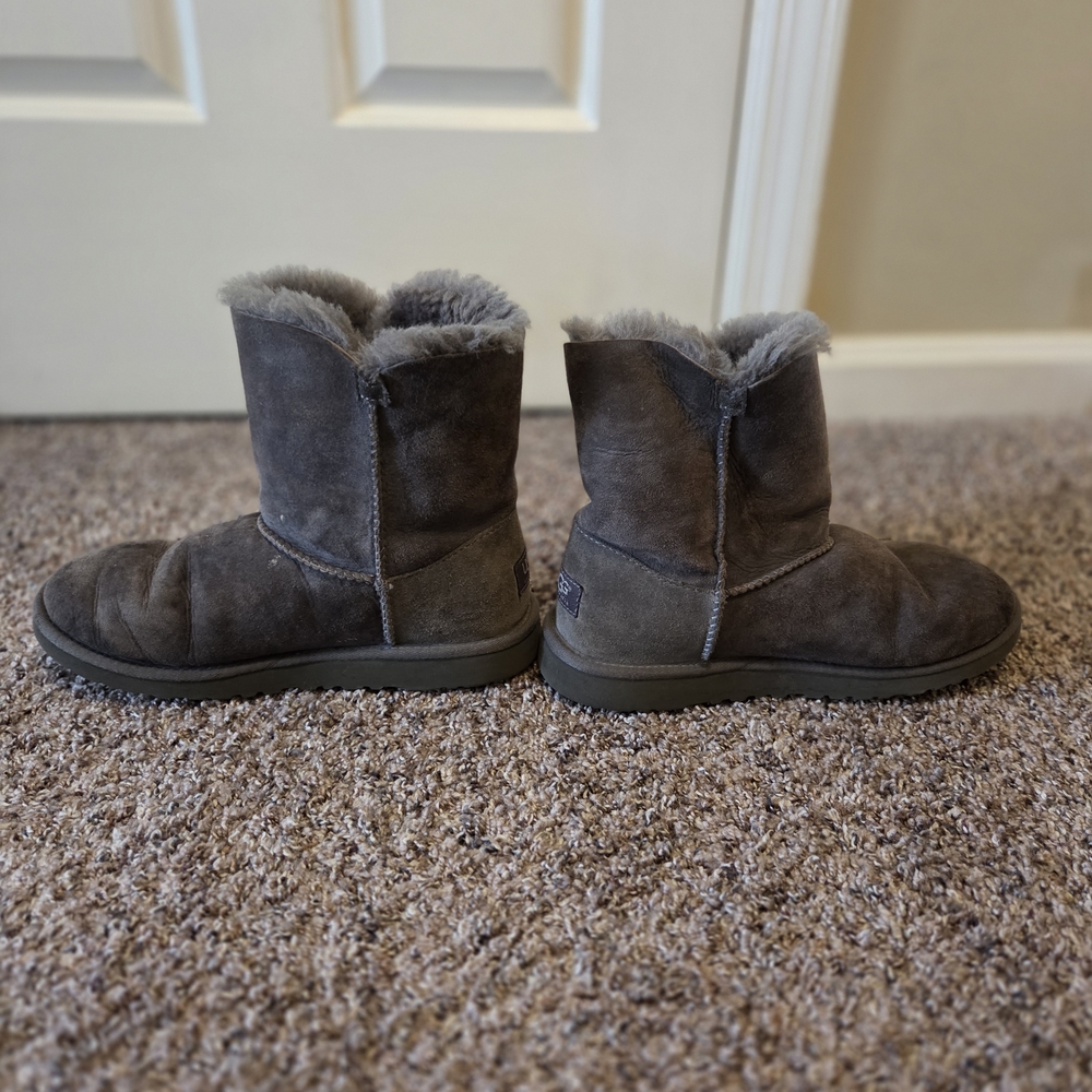 UGG Bailey Button - Picture 5 of 6